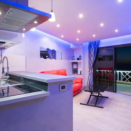 Aparthotel 109 Penthouse , Incredible View, Marco 3*