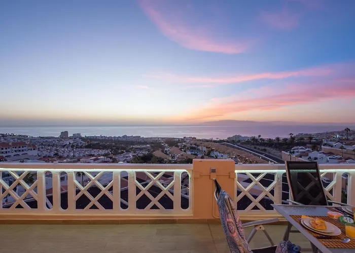Appart hôtel 109 Penthouse , Incredible View, Marco Costa Adeje (Tenerife)