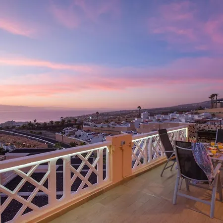 109 Penthouse , Incredible View, Marco 아파트호텔
