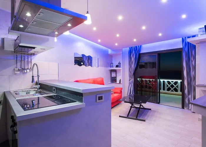 Апарт-отель 109 Penthouse , Incredible View, Marco 3*